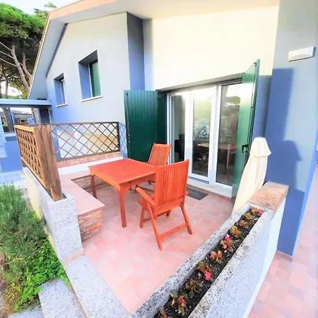 Βίλα Comfy With Garden Μπιμπιόνε