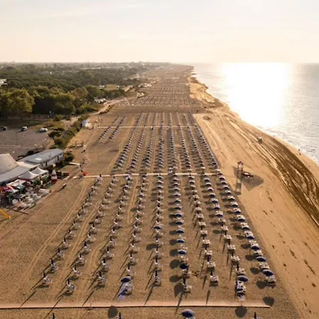 Villa Comfy With Garden *